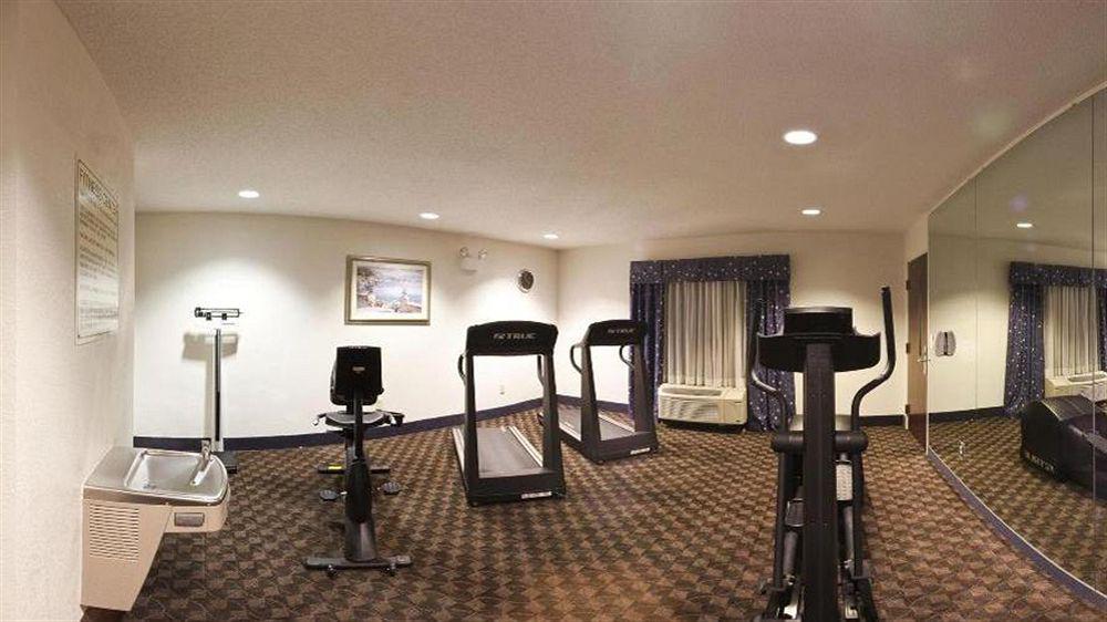 Holiday Inn Express & Suites Chesapeake By Ihg Экстерьер фото