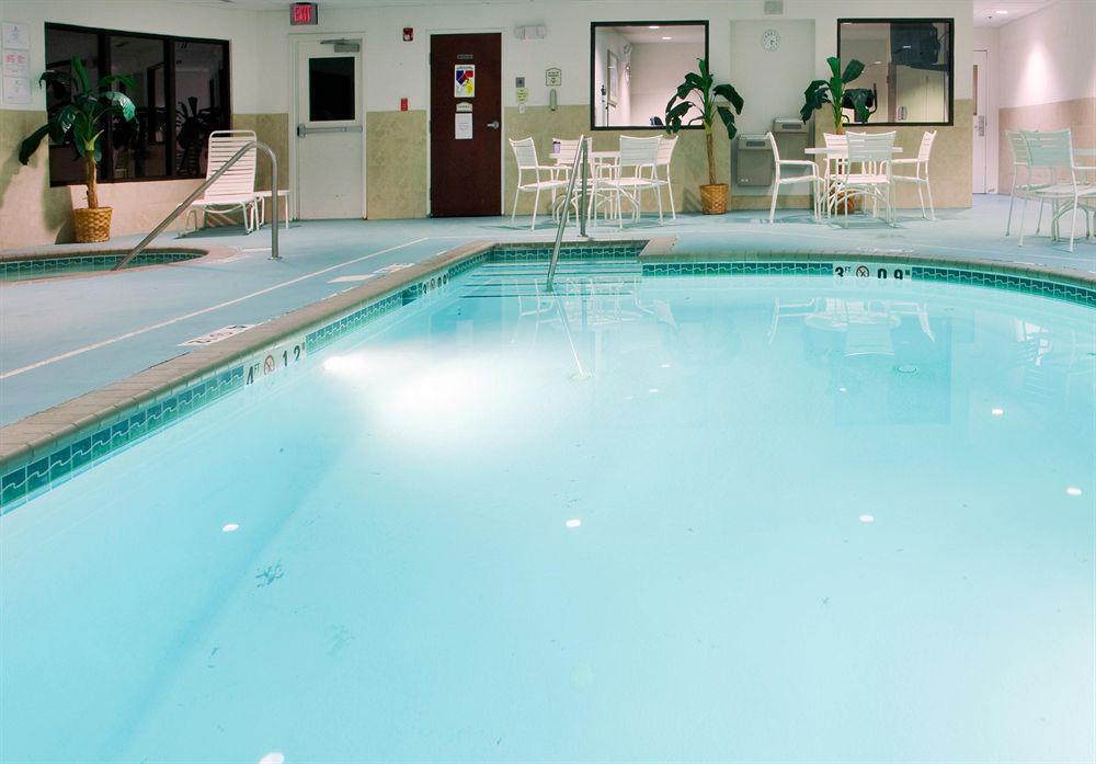 Holiday Inn Express & Suites Chesapeake By Ihg Экстерьер фото