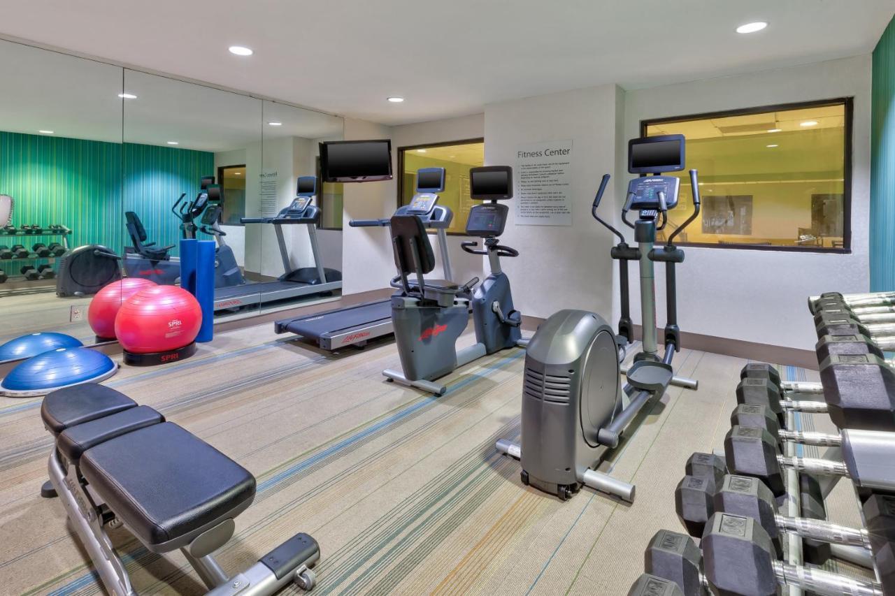 Holiday Inn Express & Suites Chesapeake By Ihg Экстерьер фото