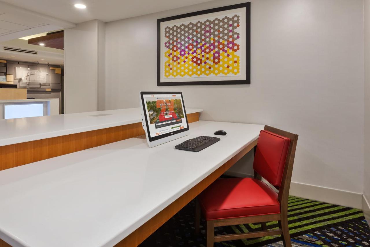 Holiday Inn Express & Suites Chesapeake By Ihg Экстерьер фото
