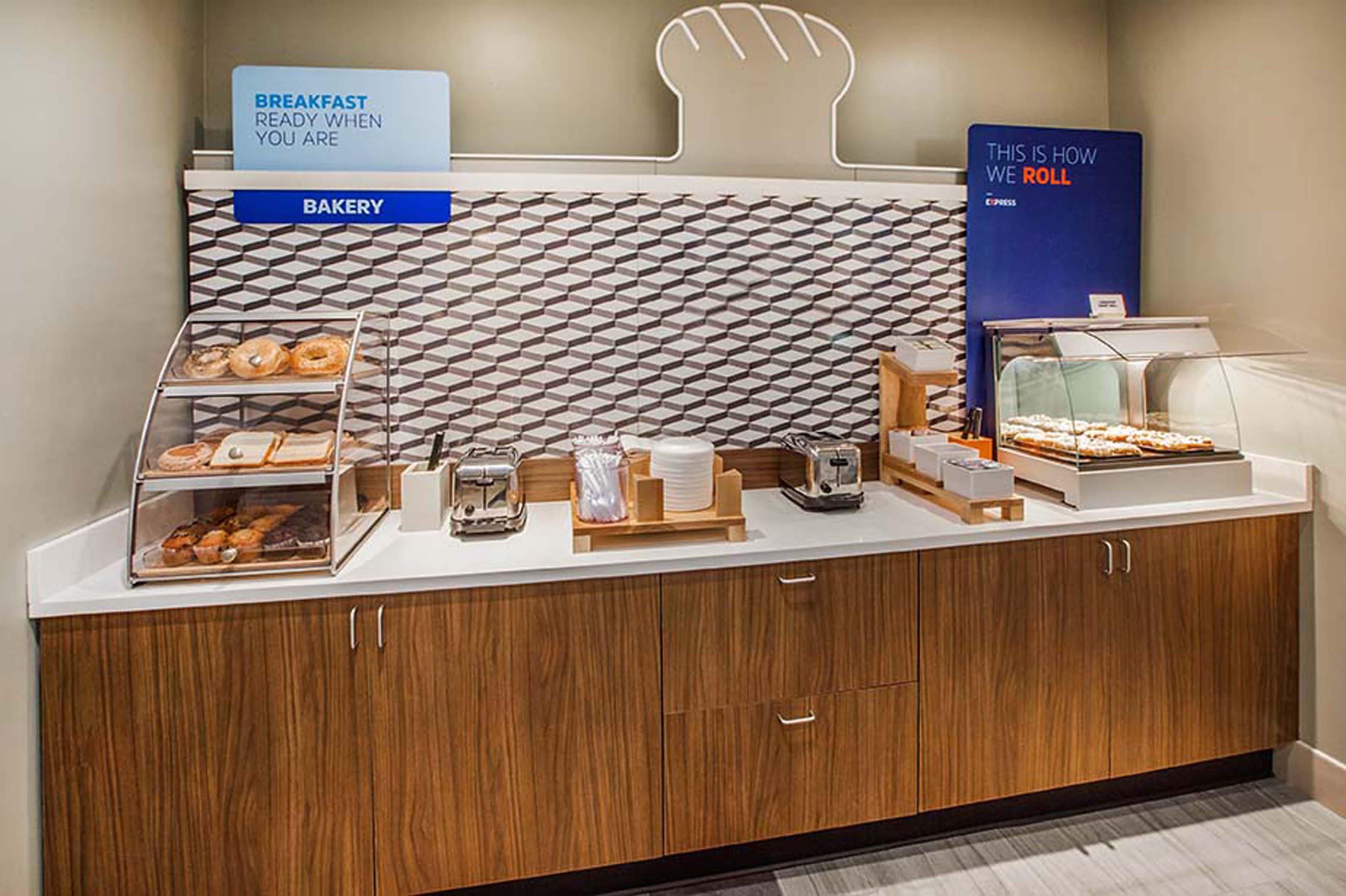 Holiday Inn Express & Suites Chesapeake By Ihg Экстерьер фото