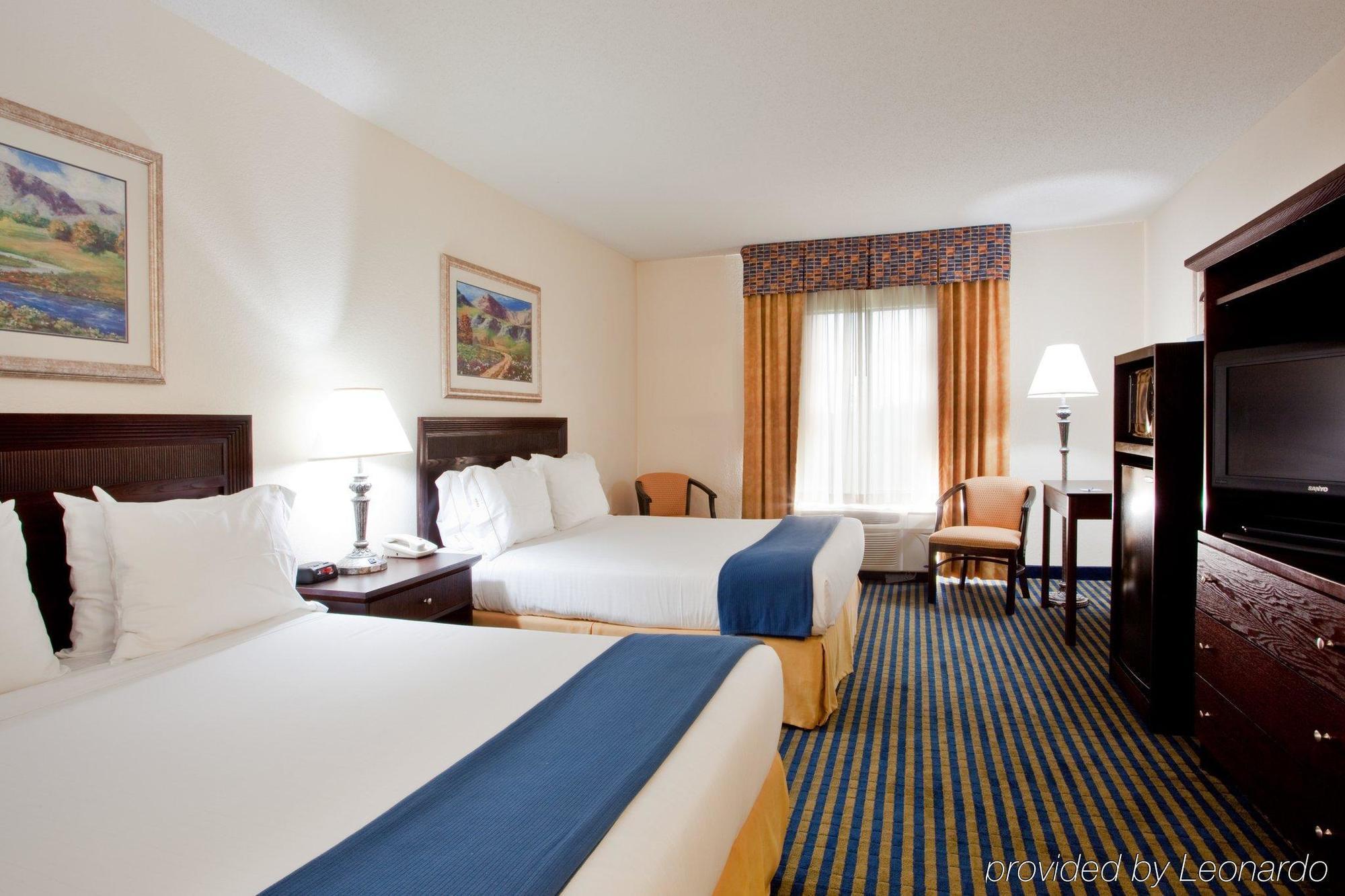 Holiday Inn Express & Suites Chesapeake By Ihg Экстерьер фото