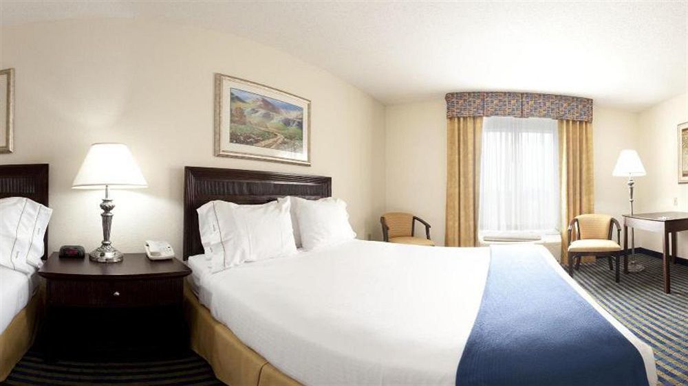 Holiday Inn Express & Suites Chesapeake By Ihg Экстерьер фото